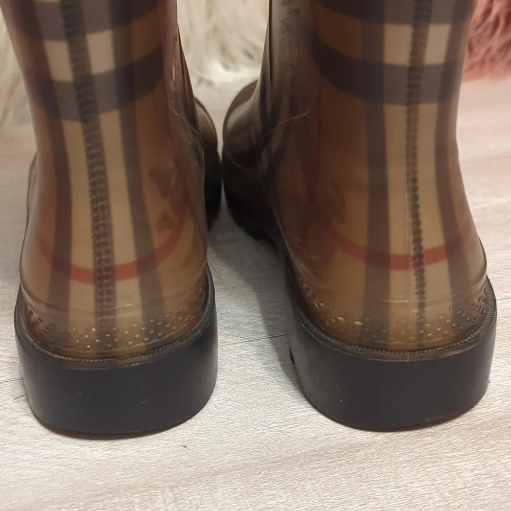 Burberry Rain Boots - Picture 5 of 9